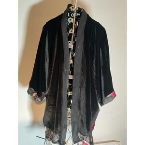 Do Everything in Love Black Velvet Kimono Floral Sheer Trim Wrap One Size